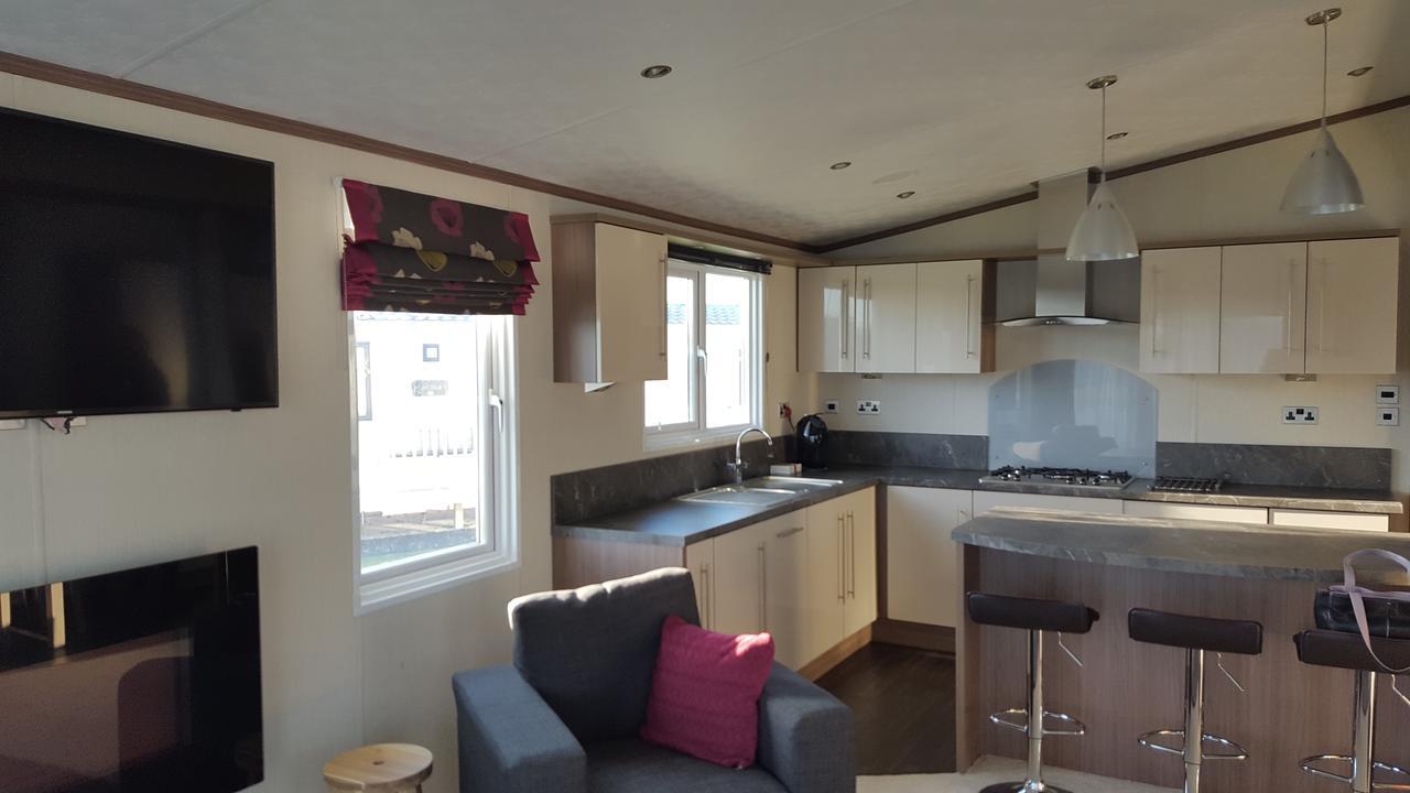 Beal Luxury Lodge At Haggerston Castle מראה חיצוני תמונה