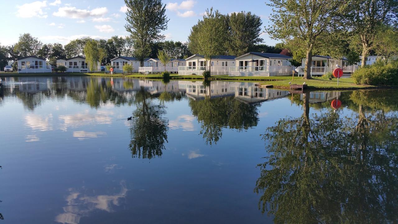 Beal Luxury Lodge At Haggerston Castle מראה חיצוני תמונה