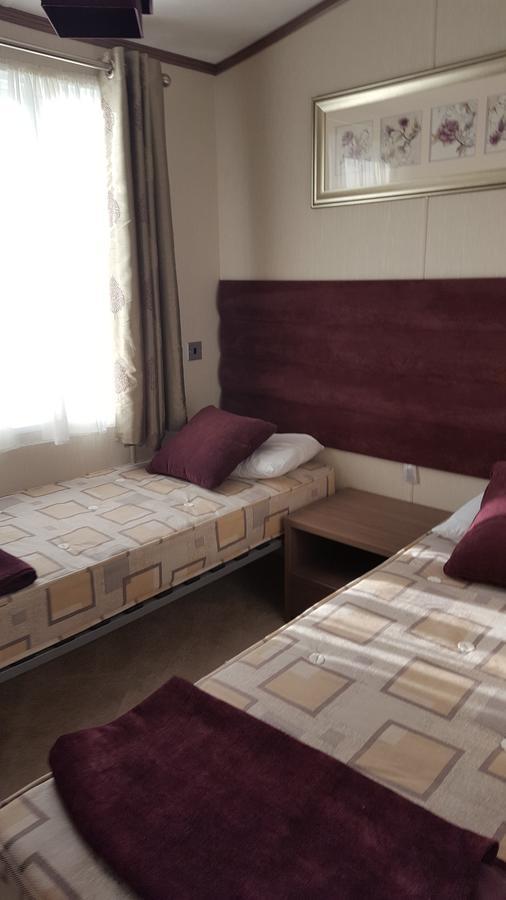 Beal Luxury Lodge At Haggerston Castle מראה חיצוני תמונה