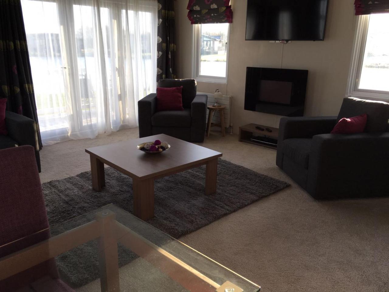 Beal Luxury Lodge At Haggerston Castle מראה חיצוני תמונה